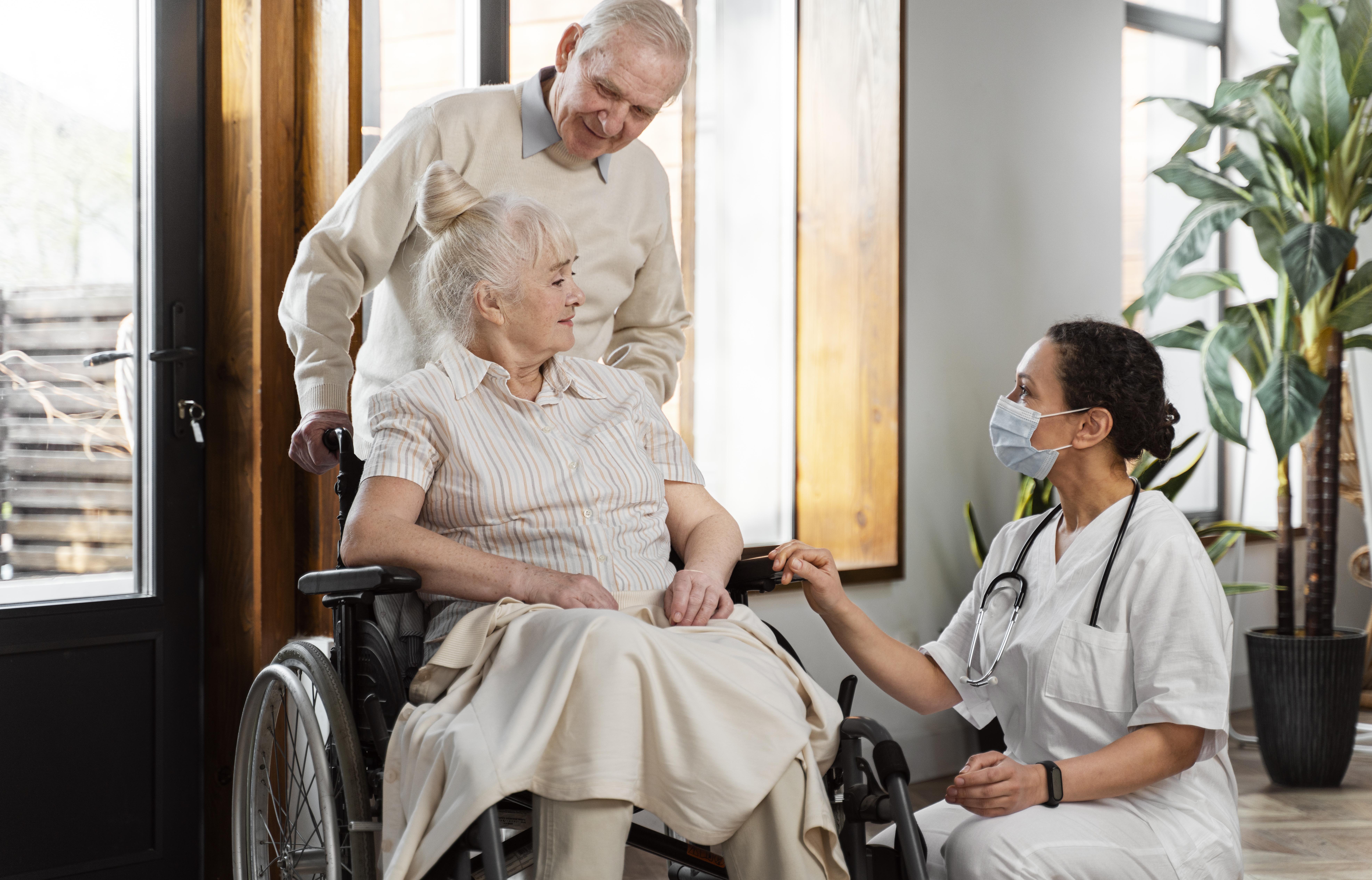 doctor-talking-with-her-elder-patient